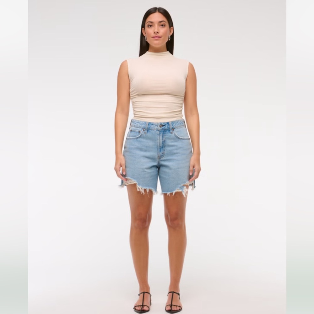 NWT Abercrombie & Fitch High Rise The Loose Short Jean Denim blue frayed shorts - Picture 2 of 7